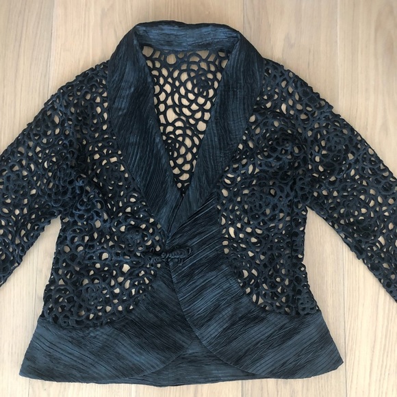 New NWOT unique black rose floral lace cardigan ridge pleat outline size large - Picture 2 of 9
